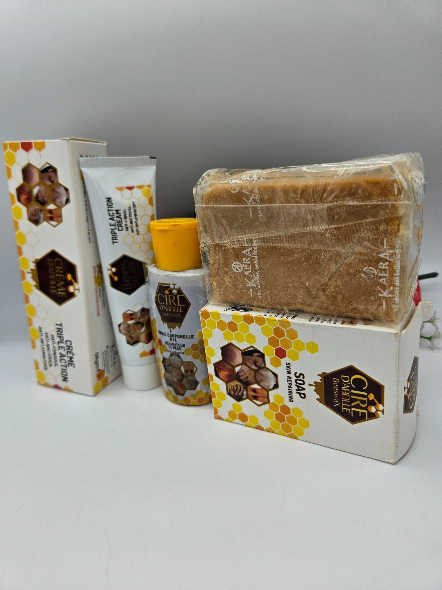 Cire d'abeille Savon , creme et huile reparatrice - Imagen 2