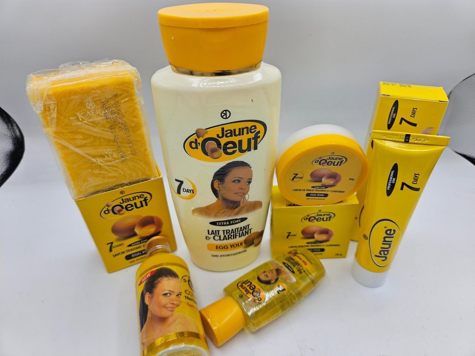 Gamme Jaune d'Oeuf Savon , creme pot 400ml , Creme tube, Concentré bis bis, Crème visage Et Huile anti taches concentré clarifiant et efficace 6pcs - Imagen 4