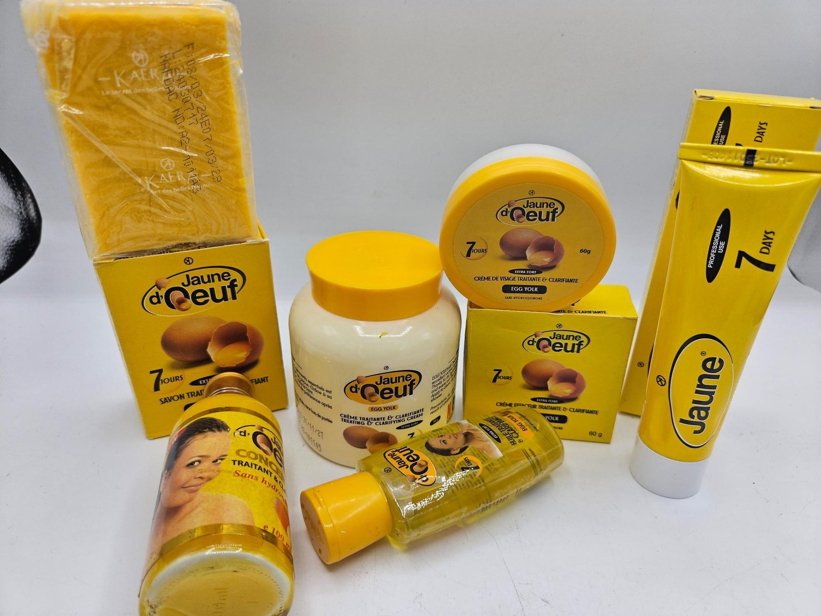 Gamme Jaune d'Oeuf Savon , creme pot 400ml , Creme tube, Concentré bis bis, Crème visage Et Huile anti taches concentré clarifiant et efficace 6pcs