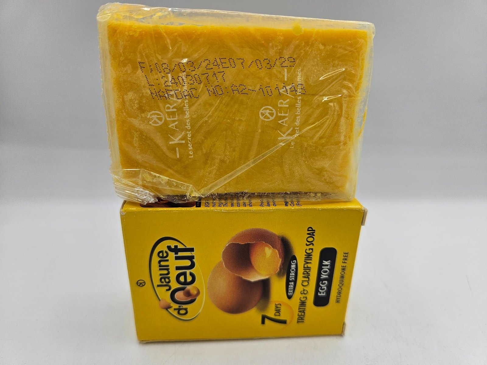Jaune d'Oeuf Savon anti taches concentré clarifiant et efficace - Imagen 4
